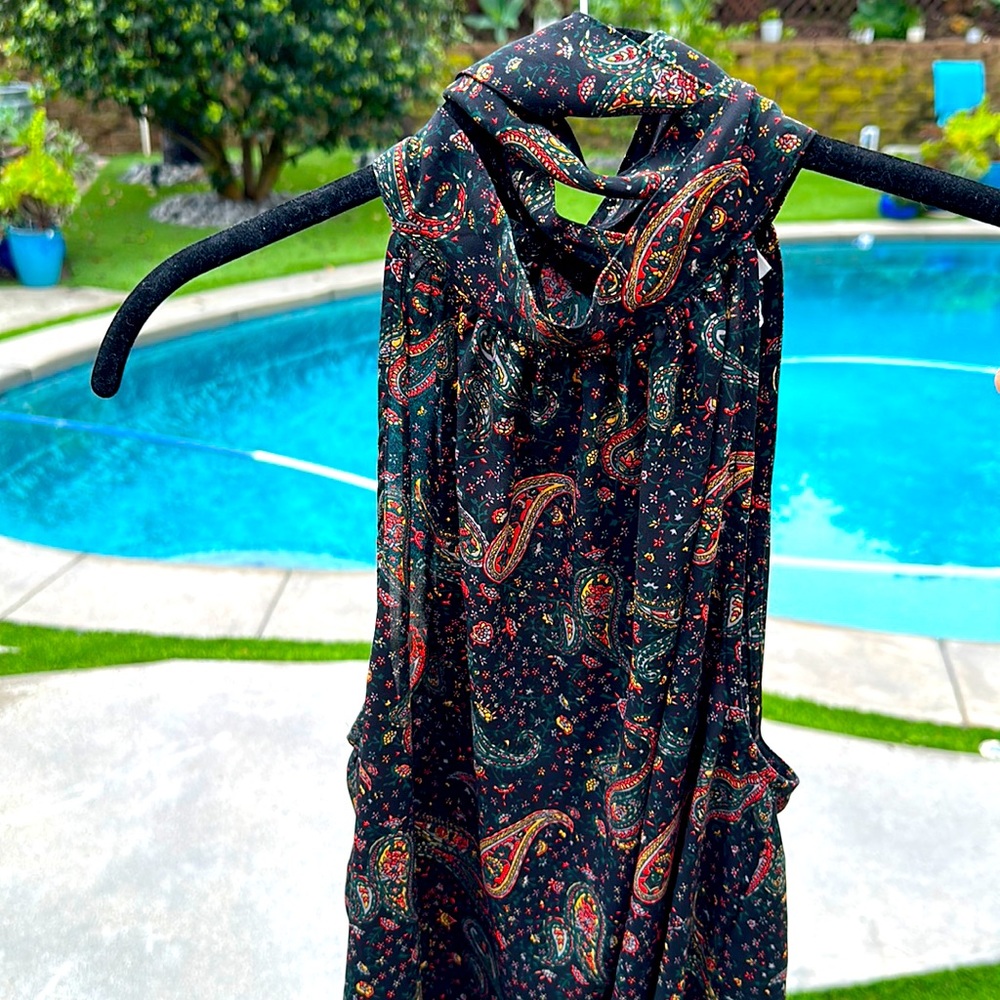 J.Crew NWT, high neck, halter paisley blouse size 6!🌹👚